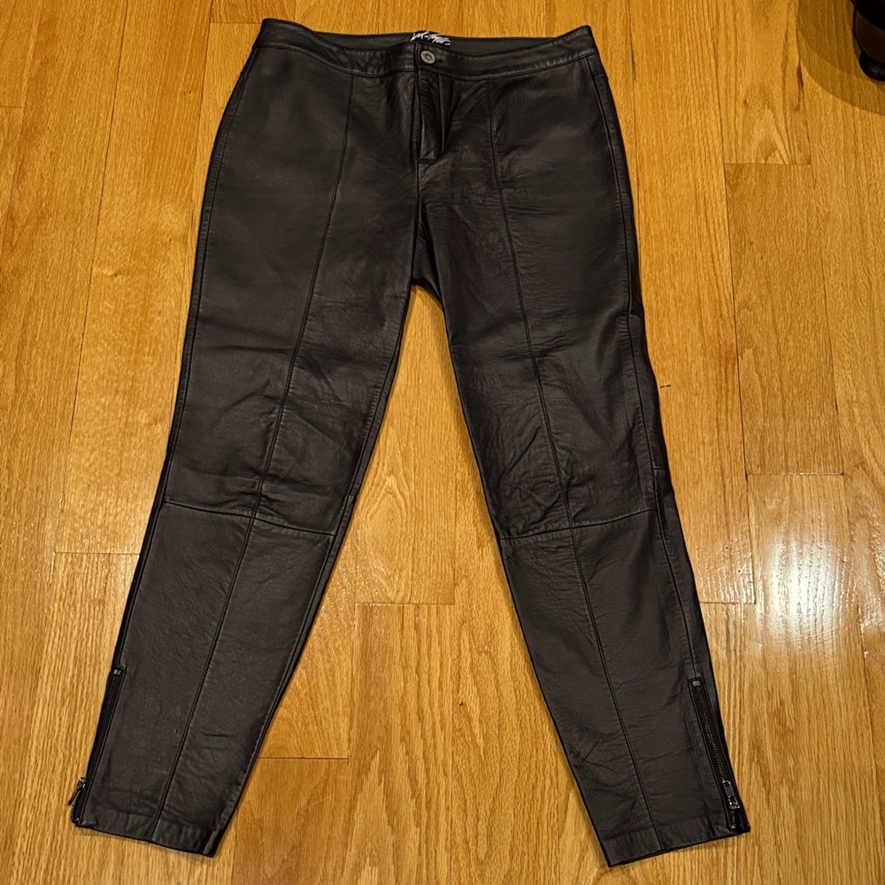 Lord & Taylor 100% leather Black Ladies Skinny Pants with zip ankle Size 8